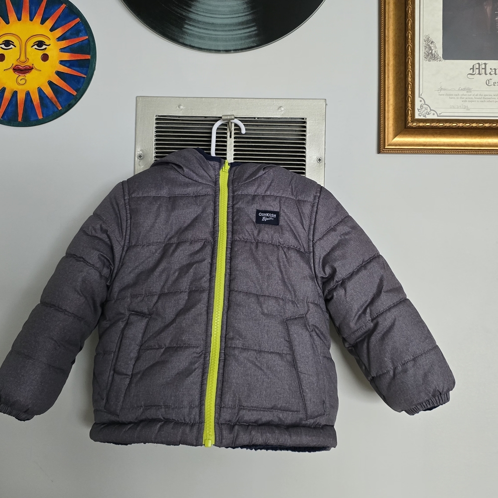 OshKosh Toddler Gray Coat with Neon Yellow Zipper And Navy Blue Sherpa Lining
